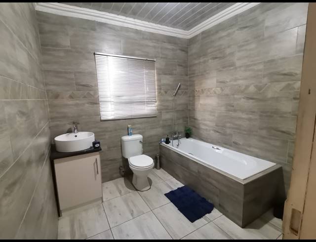 3 BEDROOM HOUSE FOR SALE IN EVATON WEST